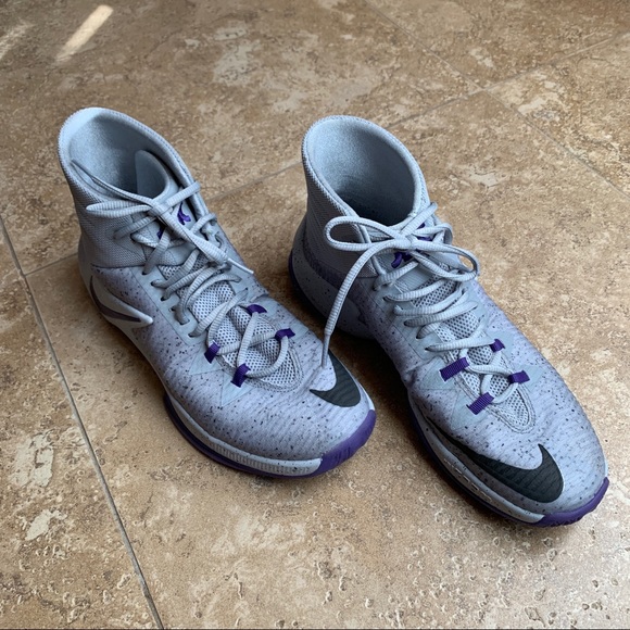 Nike Zoom Clear Out Basketball Shoes - Picture 4 of 13